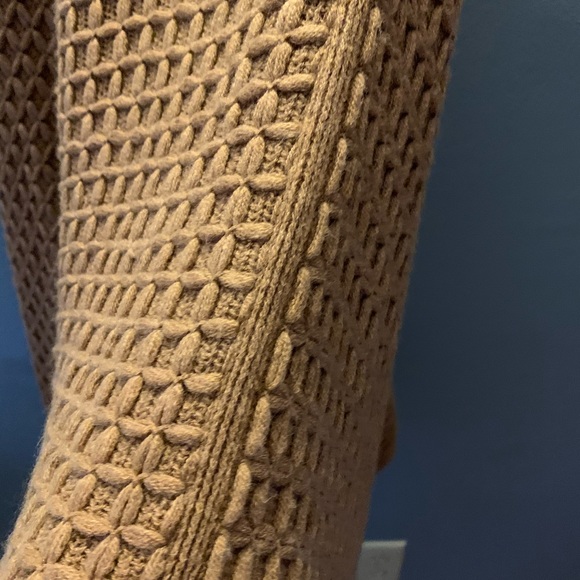 Camel sweater poncho - Picture 5 of 8